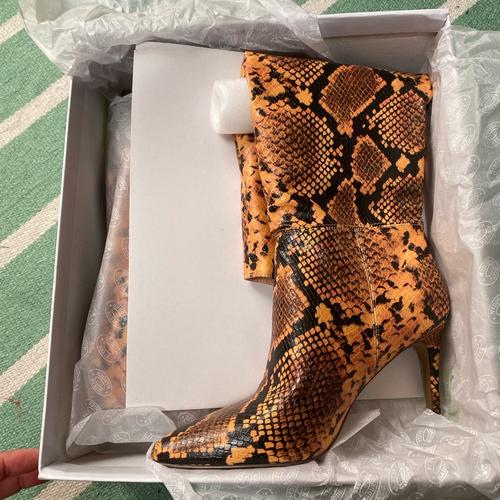 STEVE MADDEN Leather Stiletto Heel Tall Boots